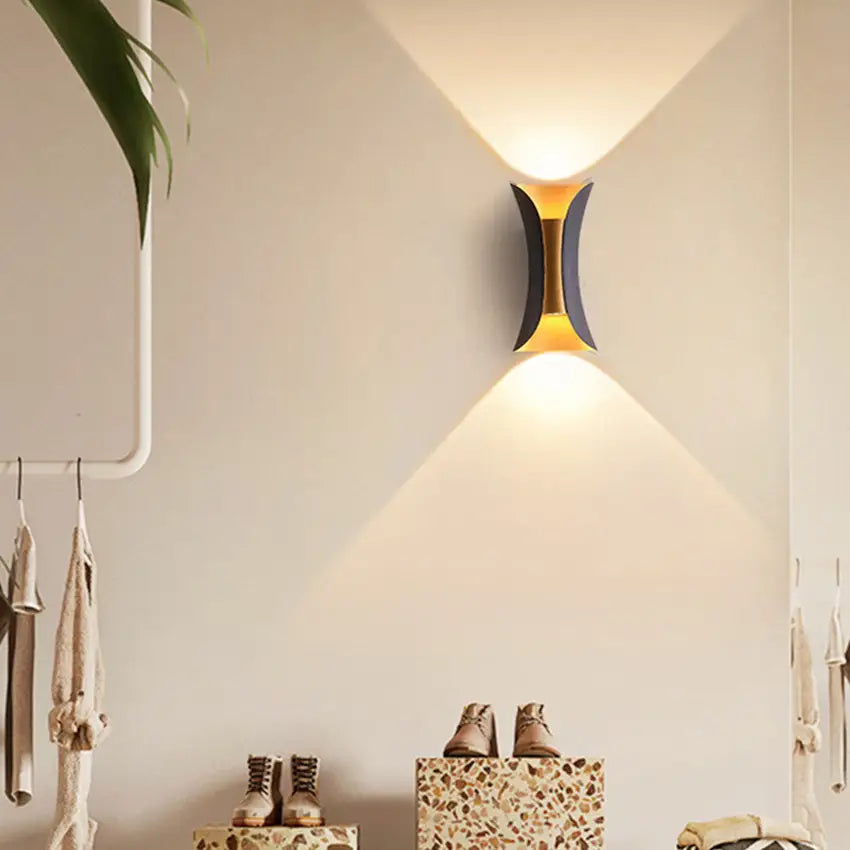 Raxiva-applique murale led noire interieur or